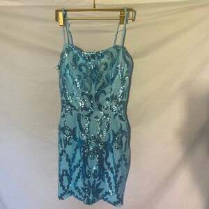 Sequined Body Con Dress Mini NWT Size‎ 2